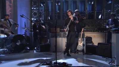 Jack White - Sixteen Saltines (SNL, 2012) HD
