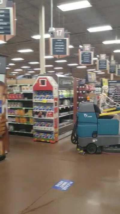 gRoCeRy StOrE fOrCeS EmPlOyEes To WoRk aLl dAy; No BrEaKs, No InSuRaNcE. OnLy A sKeLeToN cReW.