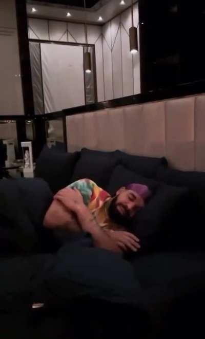 i don't even have a joke ready, i just wanted to post this