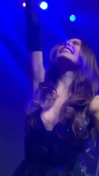 She looks sooo Happy <3