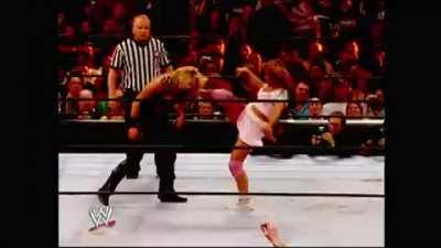 Mickie James defeats Trish Stratus