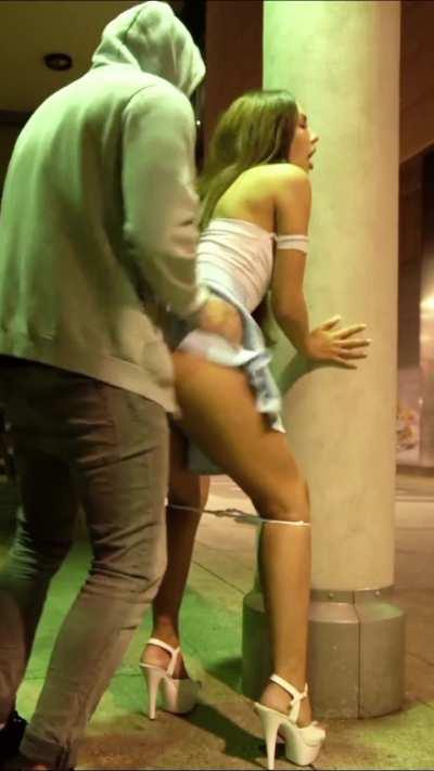 Quickie with a Tall Hottie Behind the Club