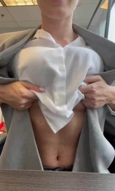 Sending nudes to whoever up's this (instantly)👻: maddy7q1