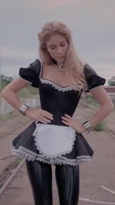 Leila Herring wearing Bizarre Design (OC)