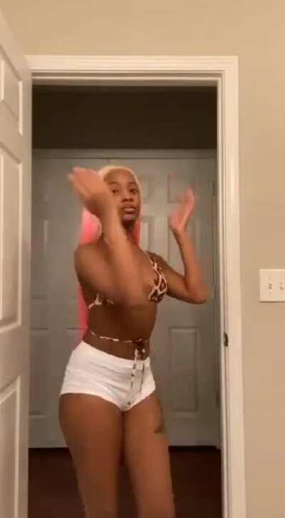 Kik me briicakez🍑💦💦