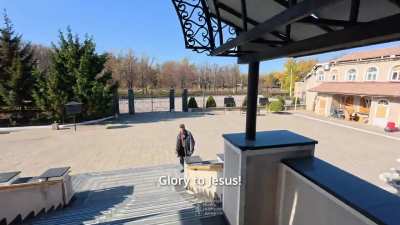 Kostiantynivka. Press officer of the 24th brigade Oleg Petrasyuk shot down a Russian FPV over the church  while escorting of a journalist from the publication Het Nederlands Dagblad