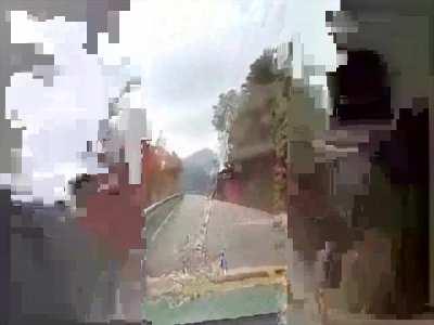 China, Author (Taxist) Gets Injuried In A Rollover