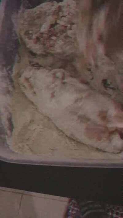 fried chicken habang umuulan (buo na siya ngayon) 😂😂