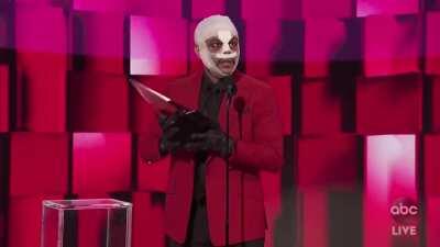 Abel just won RnB AOTY Award and dedicated it to the legend Prince 🥳💜❤️