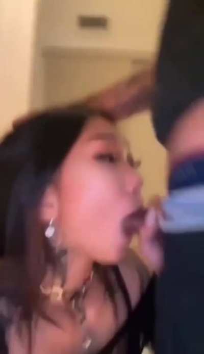 pretty asian slut loves deep throating