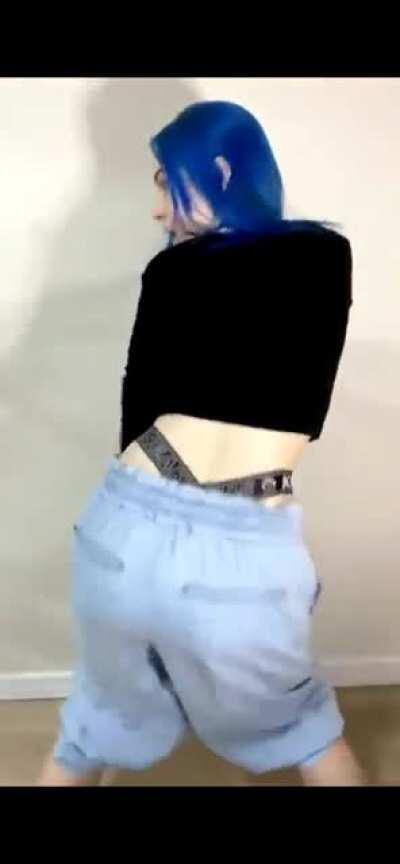 Belle Kaffer (@bellekaffer)