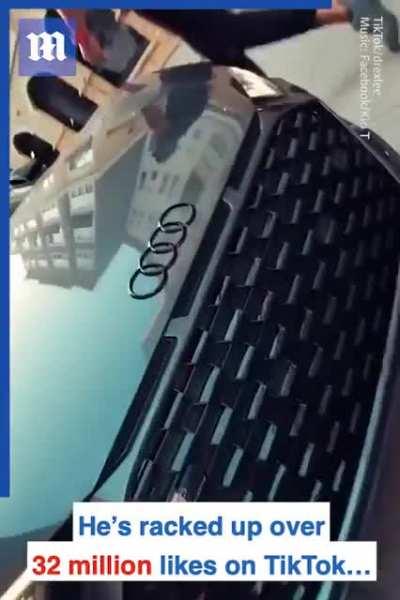 Use Phone, Show Grown || Credit: Daily Mail Australia