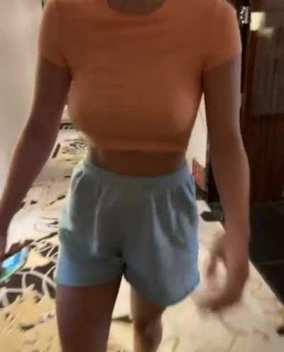 hotel’s favorite guest [GIF]