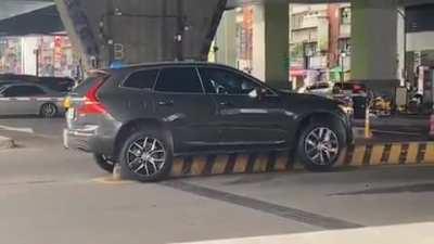 These Volvo SUVs can go off-road after all!