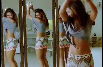Deepika Padukone Shaking Her Beautiful Tight Ass