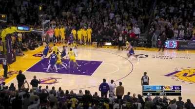 [Highlight] LeBron calls out how to guard the last play; Suggs gets a last chance look to tie it