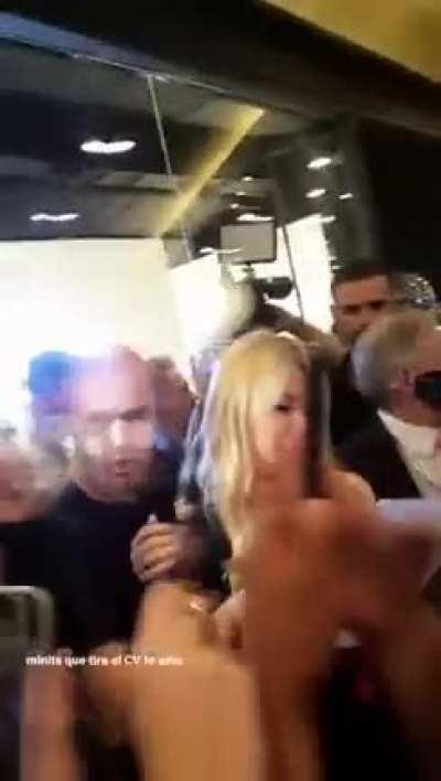 -Wanda, dame trabajo Wanda!!!