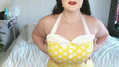 Mommy says son is going to have to eat her pussy since daddy is away