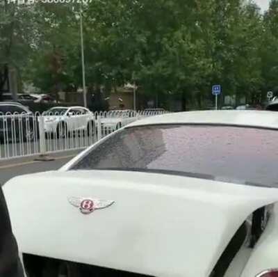 Bentley's designers didn't think this through