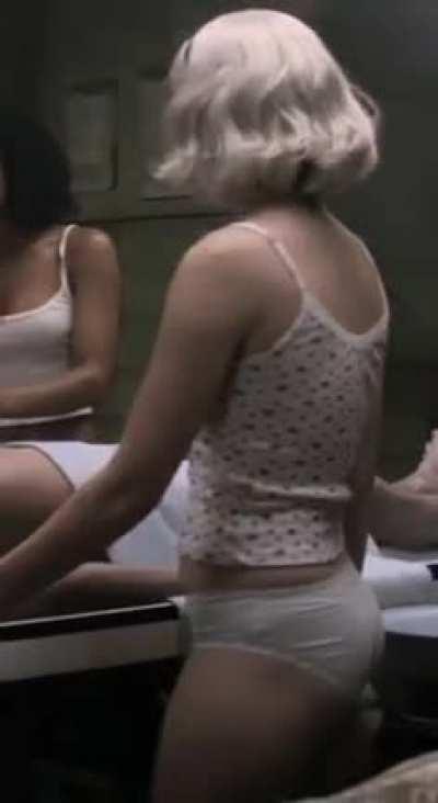 Kiernan Shipka should just be bent over and doggystyle right there