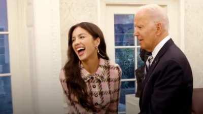 The White House (Office Intro Parody)