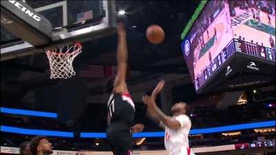 [Highlight] Sharpe gets up for a huge block