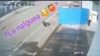 Nalgadita suavecita.