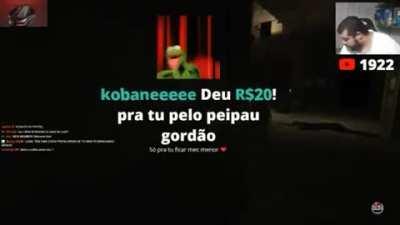 Foi esse que deixou ele quase surdo kkk