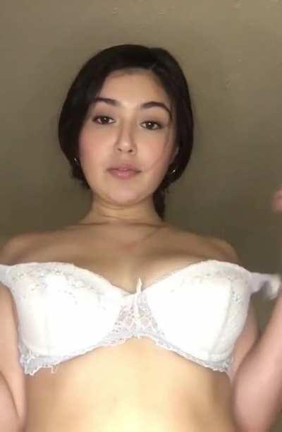 Would you jerk off to my nudes if I sent you some?