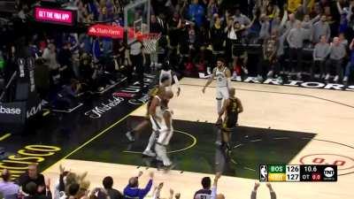 [Highlight] Steph Curry hits yet another clutch three to put the Warriors up 4. Hits the night-night celebration