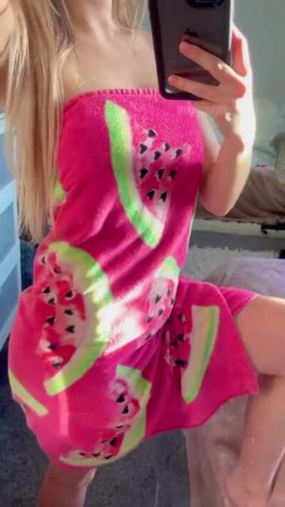 Anyone looking for a busty girlfriend? I come with magic tricks 😋 [19]