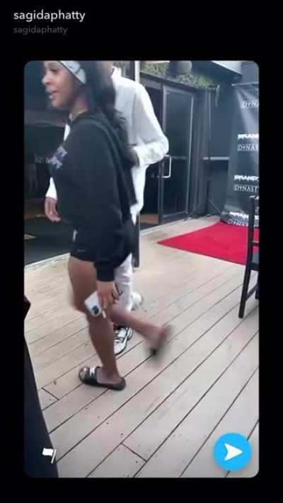 A nigga slapped her ass😂