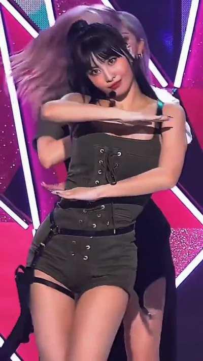TWICE-Momo