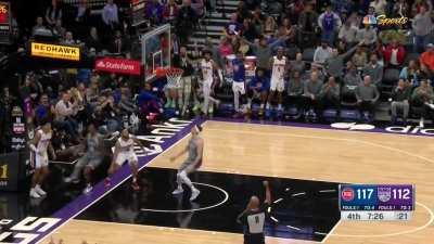 [Highlight] Earlier tonight Malik Monk was ejected for flexing on Killian Hayes.