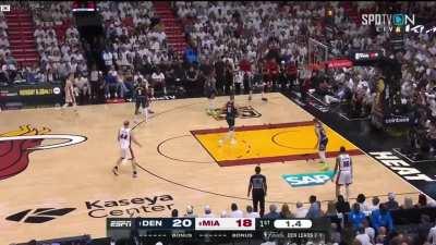 [Highlight] Jimmy Butler buzzer beater corner 3 to end the 1st corner. With a replay in some of them (sadly, LP cut too early on the Portuguese one, so no ESPN (PT)) and mult-broadcast and language - ABC (English), ESPN (Spanish), Movistar (Spanish), SPOT