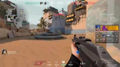 Outstanding spray control when outlining an enemy. A masterclass on how not to hurt your friend on the other team.