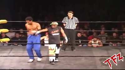 100 seconds of the greatest comedy wrestling I've ever seen