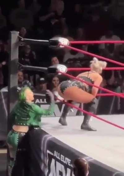 Toni Storm loves spanking