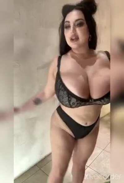 Check Comment For Her 2GB Jan21 Folder👇👇