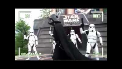 O seçilmiş olandı...Düğüne denge getirecekti.