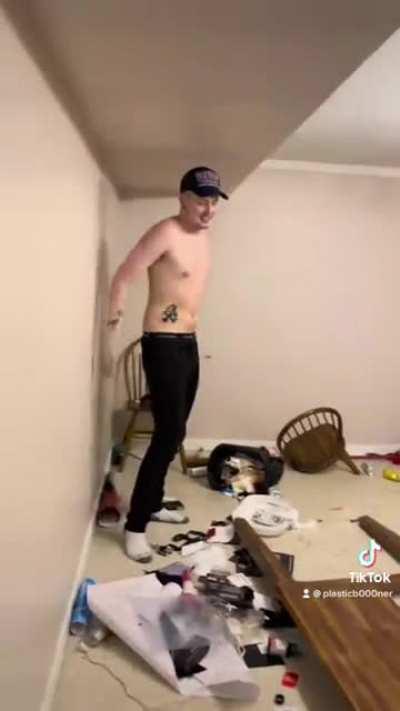 reason 3465 of why we shouldn’t consume hennessy