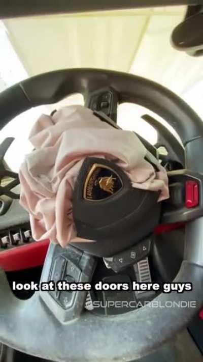 Суперкары на скрап-ярде