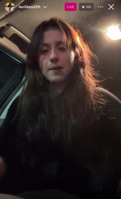 this bitch has the worst personality, just hearing her talk she sounds like she's insufferable to be around. if she had no ass she'd be the most basic looking girl ever 😭