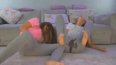 Best friends squirt together