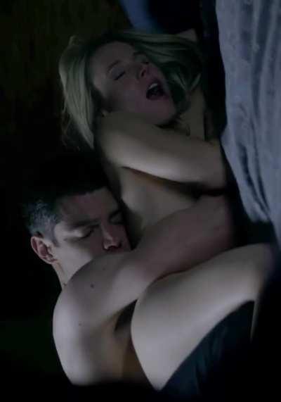 Kristen Bell has such a hot nude body, it must feel incredible to cuddle with her nude in bed