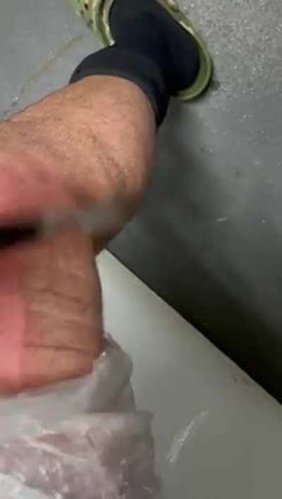 Do not apply the icepack directly to the skin...