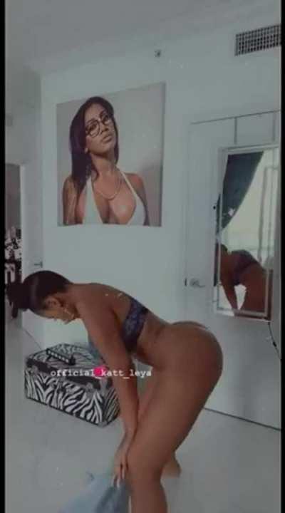 I wanna twerk with you inside 🥵