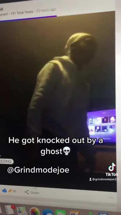 My nephew got snucked by Casper😂