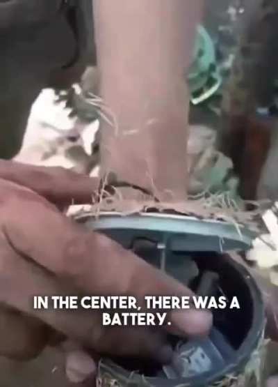 Russians complain about a new Ukrainian APmine dropped by drones that is almost impossible to see in the grass. 