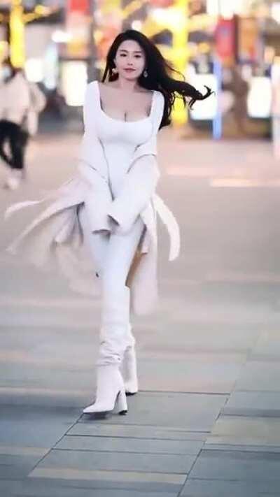 fashionable chinese street wear